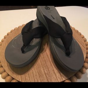 Clarks Cloudstepper Flip Flops